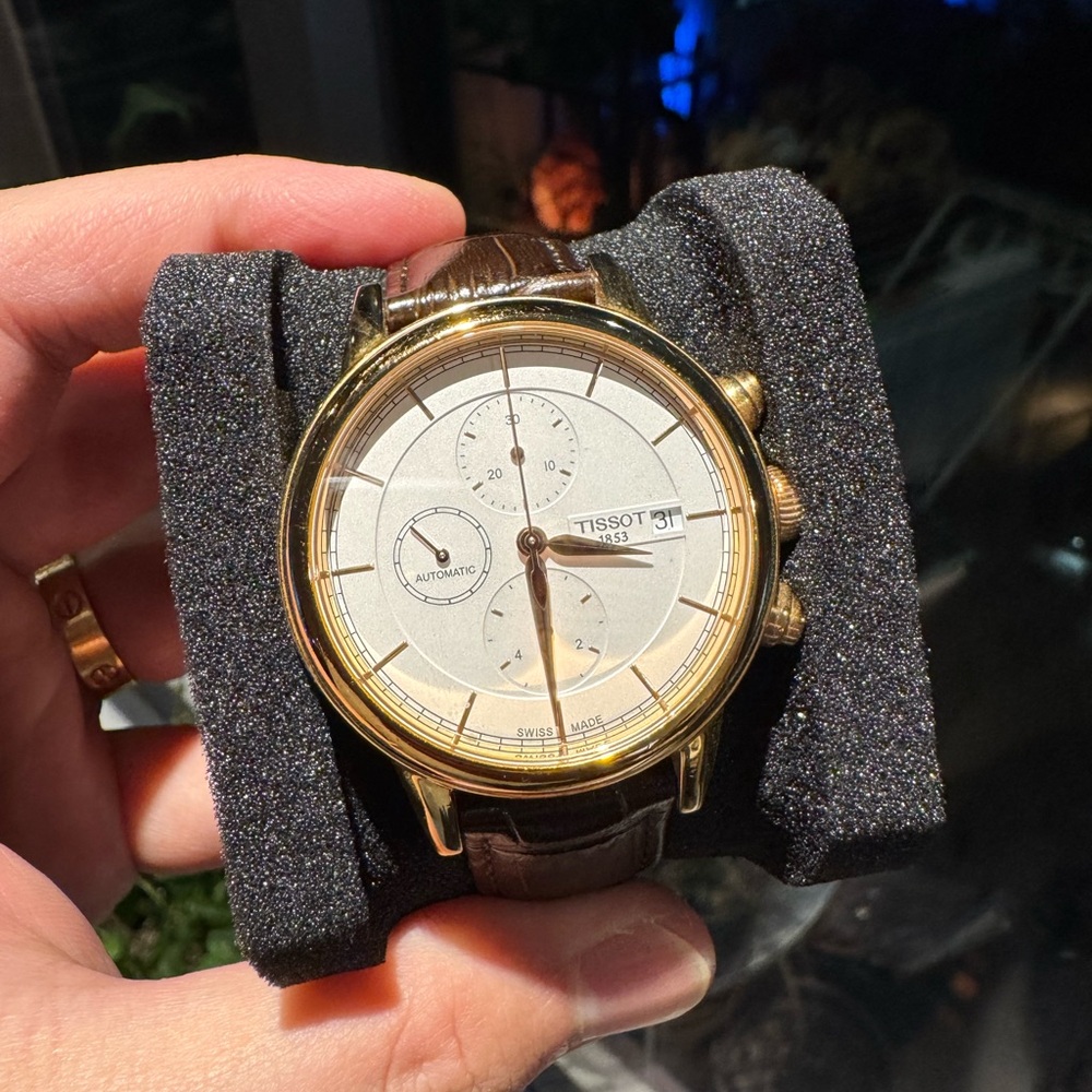 （SOLD）Tissot t-classic carson T0854273601100 Gold Case with Brown Strap